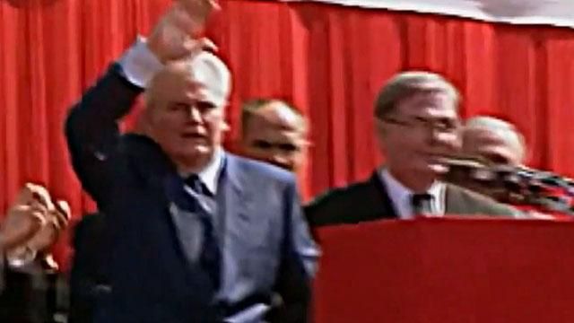 День в истории. 12 февраля 2002 года в Гааге начался суд над Слободаном Милошевичем