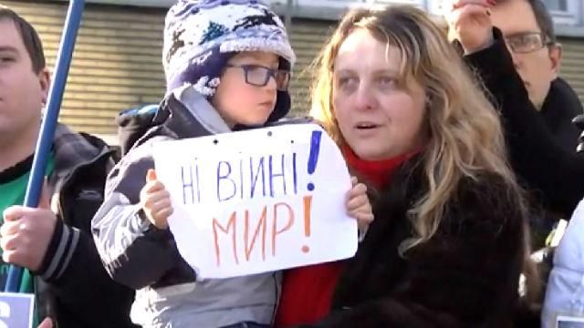 В Брюсселе требовали немедленного освобождения Савченко