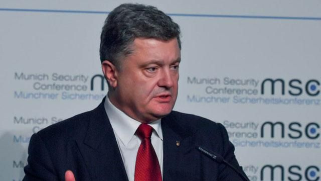 Порошенко запевнив, що під мінськими домовленостями є підписи Путіна і терористів Порошенко запевнив, що під мінськими домовленостями є підписи Путіна і терористів