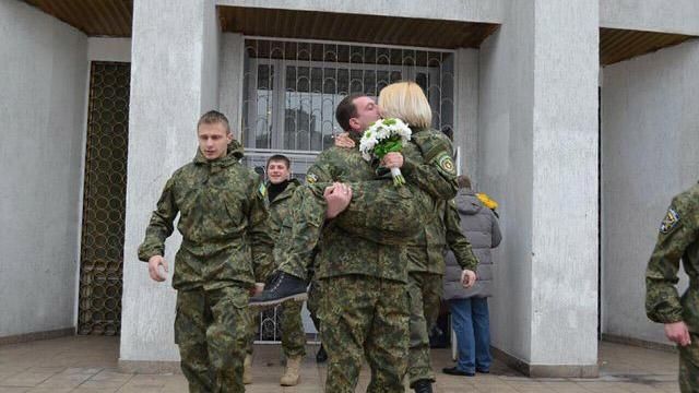 Вместе на фронте — вместе по жизни. Бойцы батальона "Киев-1" Оля и Володя поженились