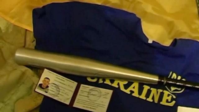 У Росії затримують і арештовують прихильників України У Росії затримують і арештовують прихильників України