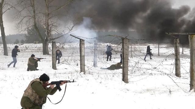 Дружина президента передала теплий одяг військовим