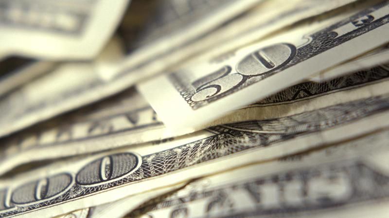 Правительство оценивает среднегодовой курс доллара на уровне 21 грн, — премьер