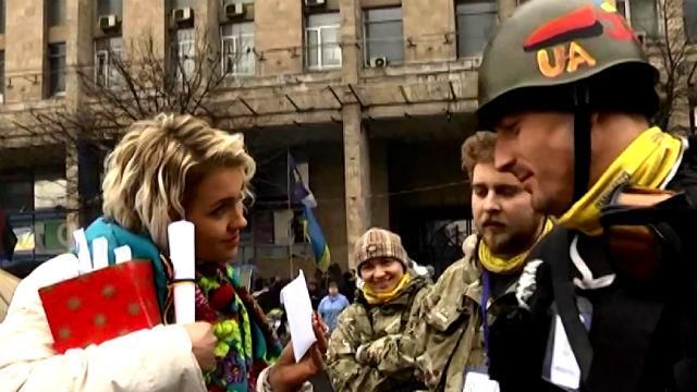 Хроніка Євромайдану. Самооборона пікетувала ГПУ, майданівці обмінювались валентинками