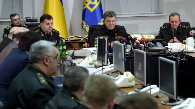 Порошенко сегодня созвониться с Меркель, Олландом и Путиным Порошенко сегодня созвониться с Меркель, Олландом и Путиным