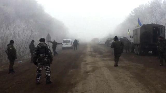 Фізкульт-привіт з-під Дебальцевого. У найгарячішій точці наші герої грають у футбол Фізкульт-привіт з-під Дебальцевого. У найгарячішій точці наші герої грають у футбол