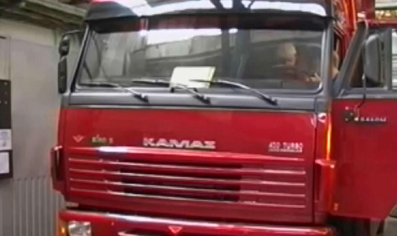 День в історії. 39 років тому татарстанський завод випустив перший КамАЗ День в історії. 39 років тому татарстанський завод випустив перший КамАЗ