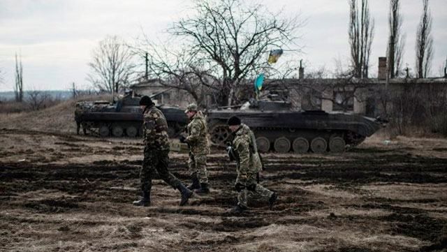 Терористи зруйнували відділ міліції в Дебальцевому