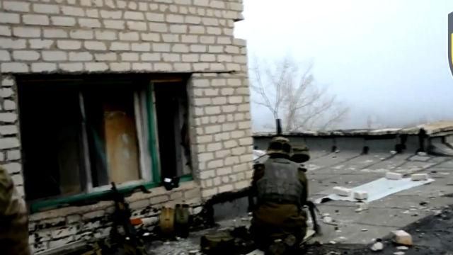 З’явилось відео, як  "Азов" обороняє Широкине