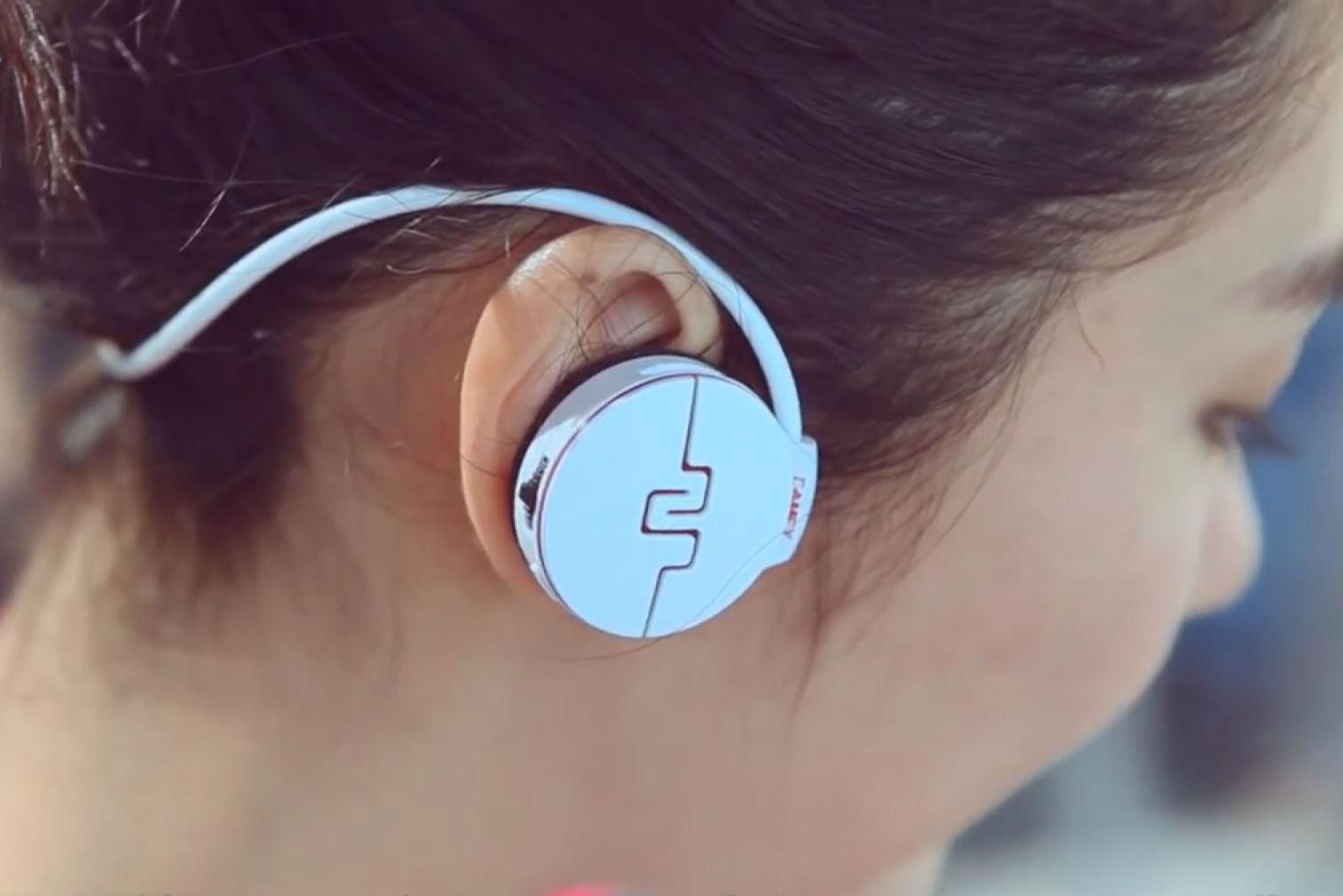 Eamey розробив багатофункціональні гібридні Bluetooth-навушники