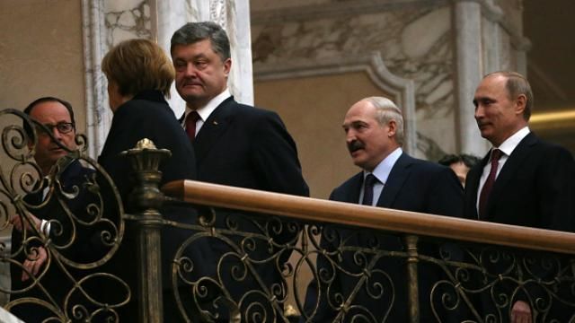 Порошенко обговорив з Путіним і Меркель дотримання перемир'я Порошенко обговорив з Путіним і Меркель дотримання перемир'я