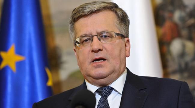 Отказываться от продажи оружия Украине — ошибка,— Коморовский Отказываться от продажи оружия Украине — ошибка,— Коморовский