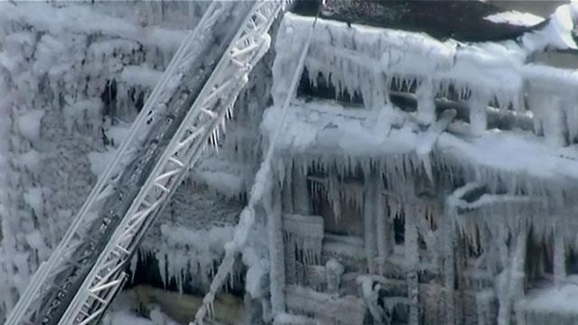 США страдают от сильной снежной бури США страдают от сильной снежной бури