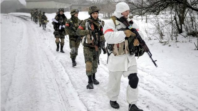 Бійці АТО в Дебальцевому стримують агресію бойовиків, — Генштаб