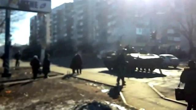 По Макеевке передвигается огромная колонна российской военной техники