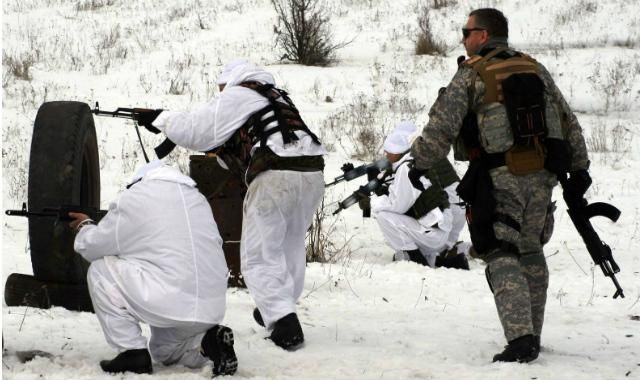 У Раді хочуть заборонити бійцям АТО мобільні телефони У Раді хочуть заборонити бійцям АТО мобільні телефони