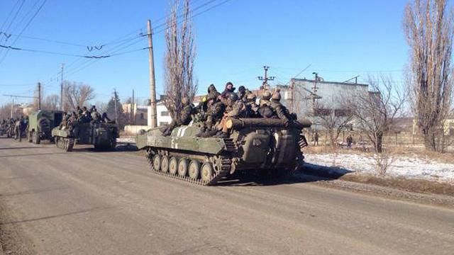 Украинские военные прорываются из Дебальцева небольшими группами, — источник