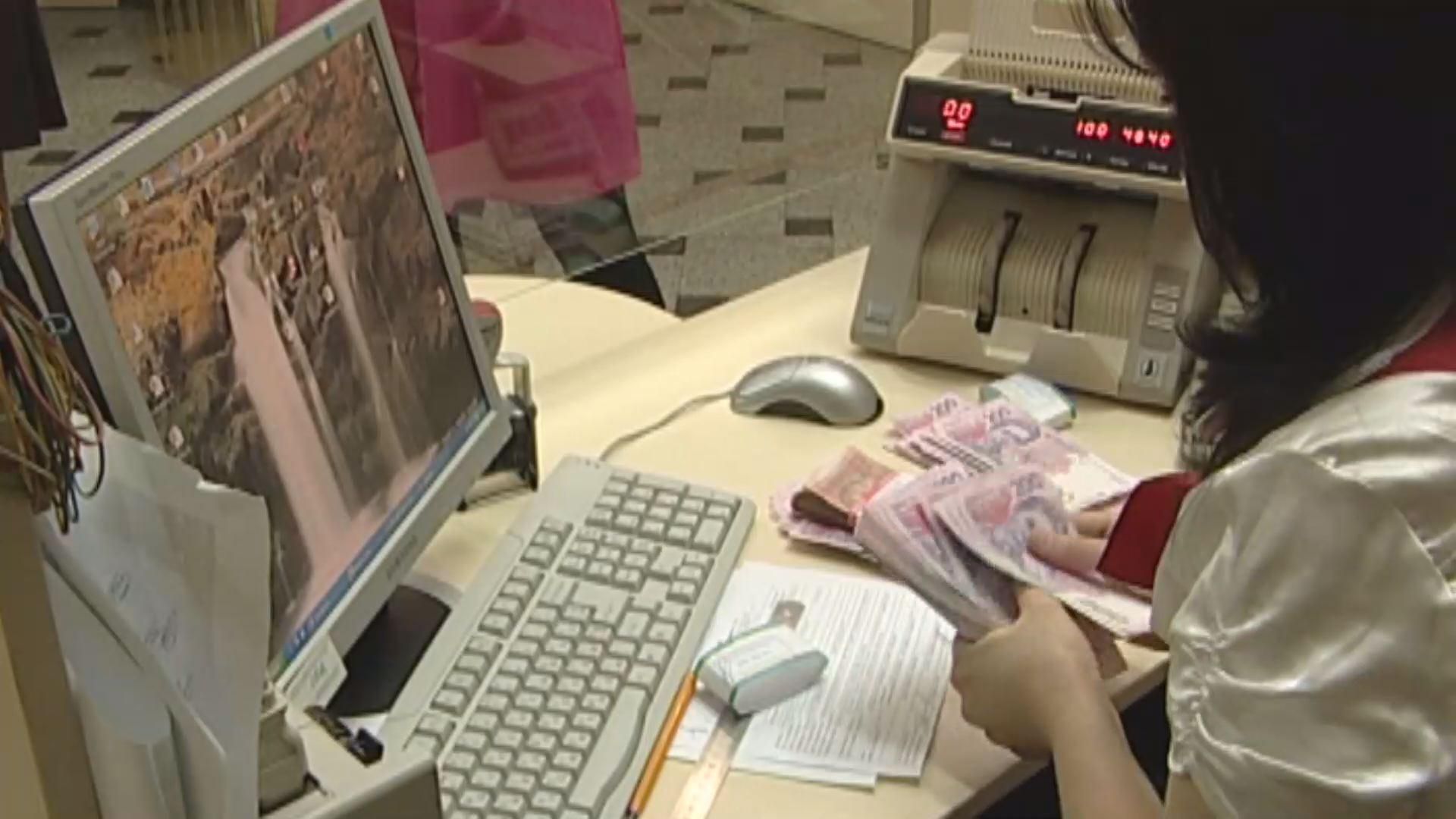 Банки вирішують, що робити з валютними кредитами Банки вирішують, що робити з валютними кредитами