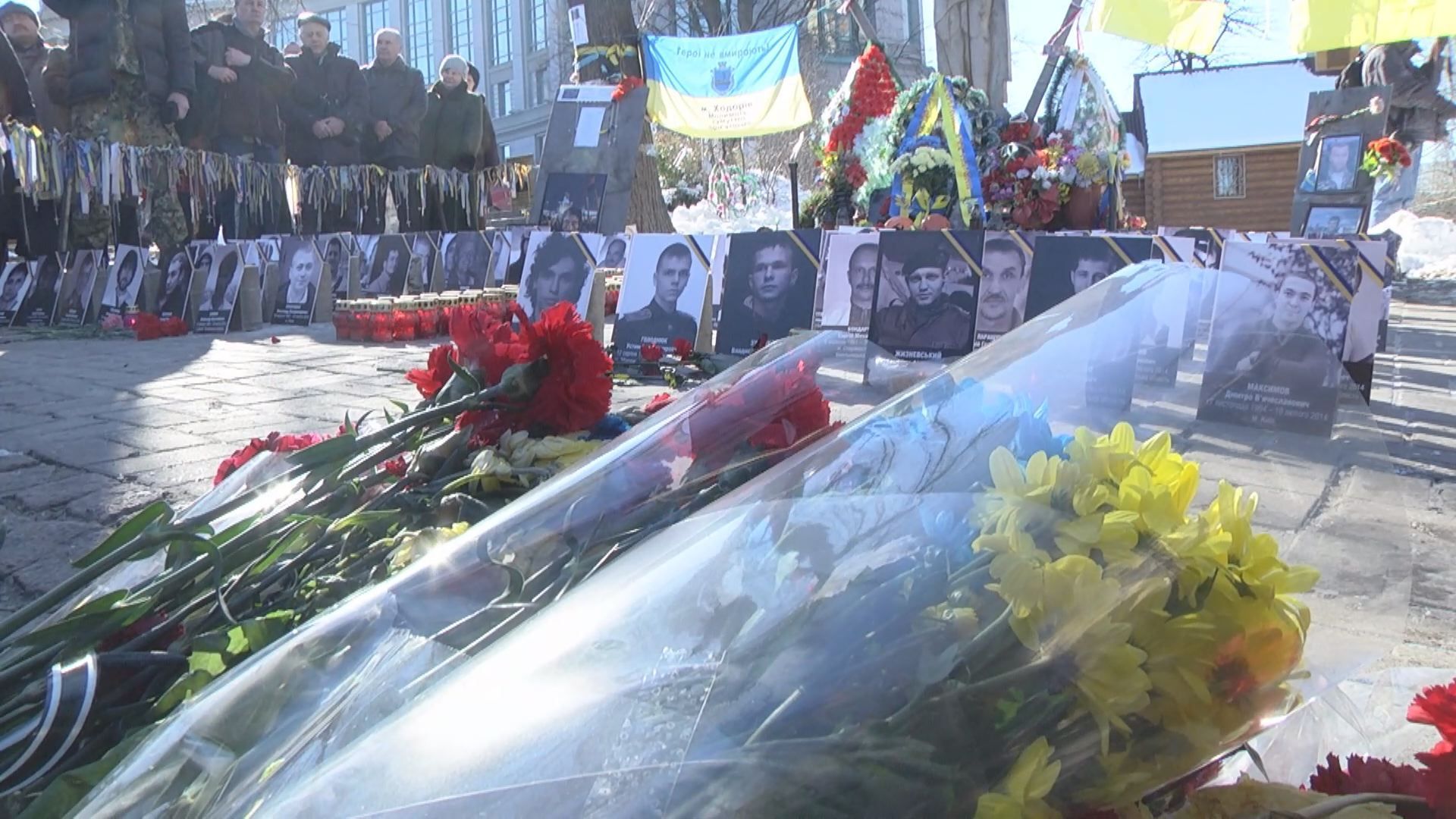 На Майдане почтили память Небесной сотни На Майдане почтили память Небесной сотни