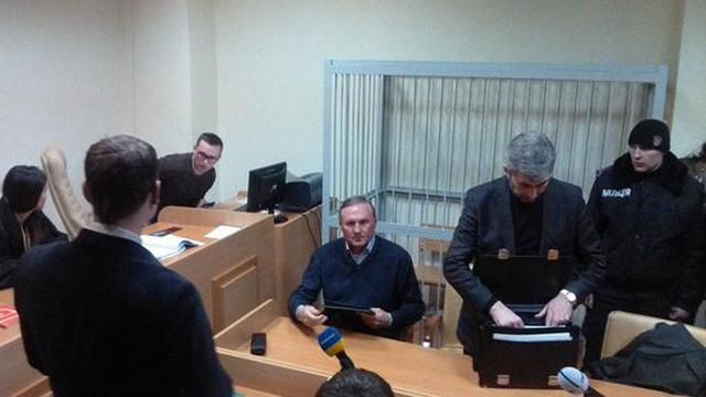 Суд задовольнив клопотання обвинувачення у справі Єфремова, журналістів попросили піти Суд задовольнив клопотання обвинувачення у справі Єфремова, журналістів попросили піти