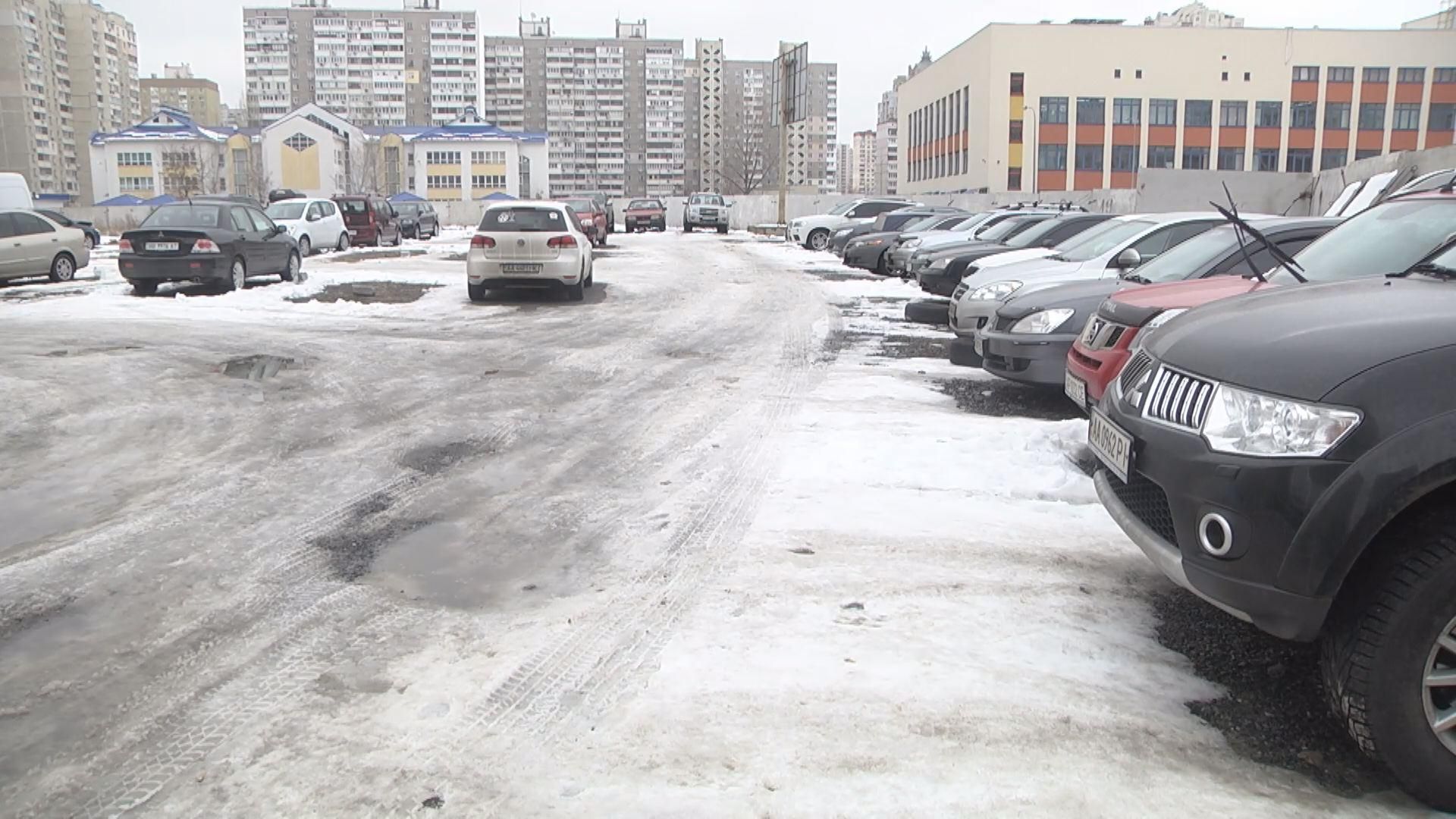 В Києві замість дитсадка побудували автостоянку В Києві замість дитсадка побудували автостоянку