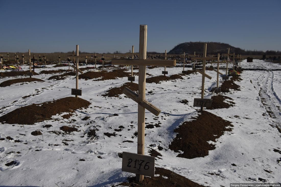 Донецьк перетворюється на величезний цвинтар бойовиків