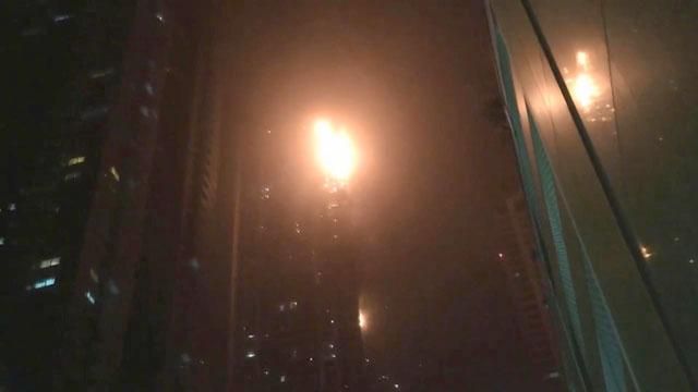 Жители Дубая рассказали, как горел самый высокий небоскреб
