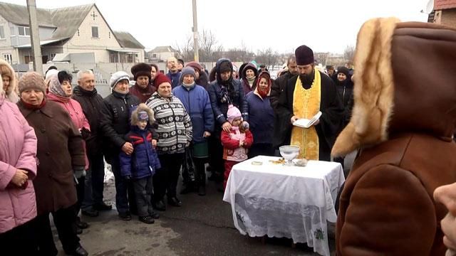 Прихожане храма в Киевской области передали в АТО 3 автомобиля