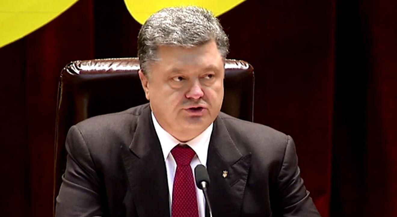 Порошенко подякував прифронтовим областям, які боролись із сепаратизмом Порошенко подякував прифронтовим областям, які боролись із сепаратизмом