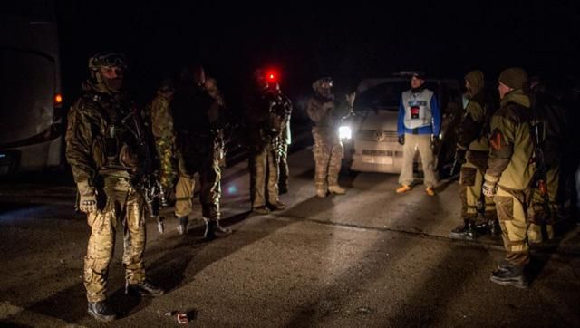 Порошенко доложили о деталях освобождения украинских военных из плена Порошенко доложили о деталях освобождения украинских военных из плена