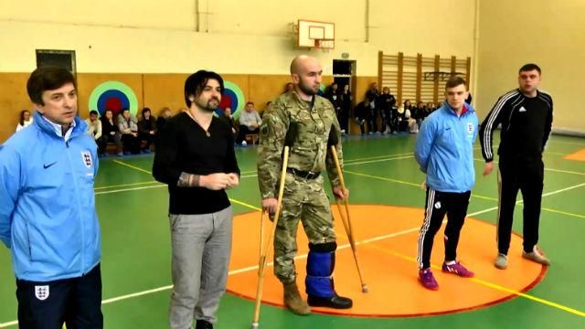 В Киеве "киборг" открыл детский футбольный турнир В Киеве "киборг" открыл детский футбольный турнир