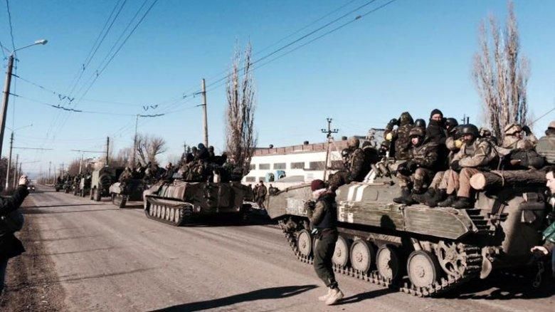 Из Дебальцево вывезли более 70 тел украинских военных, — Бутусов Из Дебальцево вывезли более 70 тел украинских военных, — Бутусов