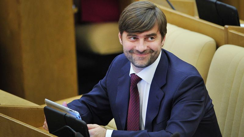 Соратник Путина заявляет, что Киев хочет "растоптать историю"