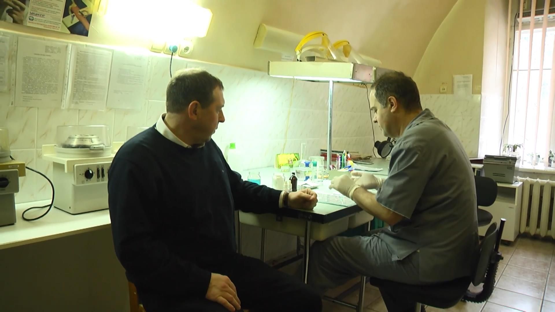 У Києві російські діячі здали кров для бійців АТО У Києві російські діячі здали кров для бійців АТО