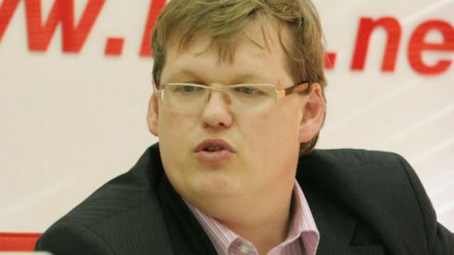 Чиновники-пенсионеры будут выбирать: либо зарплата, либо пенсия, — Розенко Чиновники-пенсионеры будут выбирать: либо зарплата, либо пенсия, — Розенко