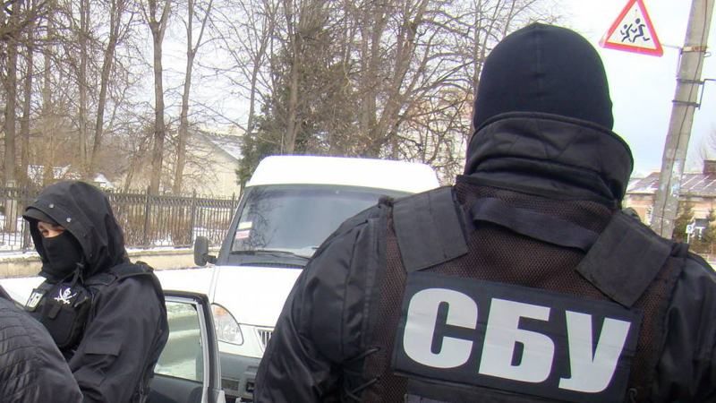 СБУ затримала поплічника терористів, який коригував обстріли Щастя СБУ затримала поплічника терористів, який коригував обстріли Щастя