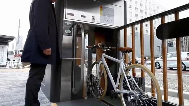 Японці "роботизували" підземну велопарковку