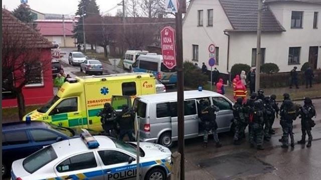 Трагедія у Чехії: зловмисник розстріляв щонайменше 9 людей