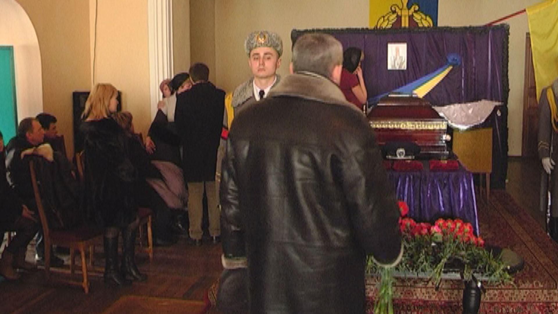 Харьков прощался с милиционером, погибшим в результате теракта Харьков прощался с милиционером, погибшим в результате теракта