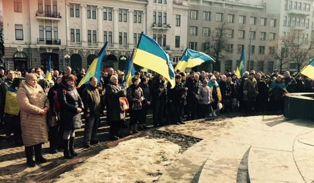 Харьковчане прощаются с погибшим в результате теракта активистом