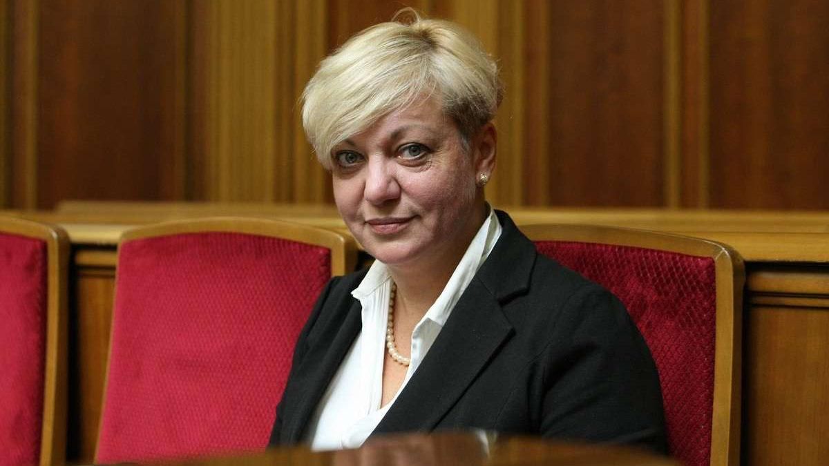 Премьер раскритиковал решение НБУ о закрытии валютного рынка для клиентов банков Премьер раскритиковал решение НБУ о закрытии валютного рынка для клиентов банков