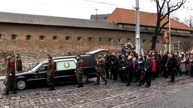 Во Львове похоронили волонтеров-медиков из зоны АТО
