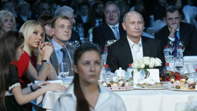 За вечерю з Путіним італійська актриса заплатить 30 тисяч євро  
