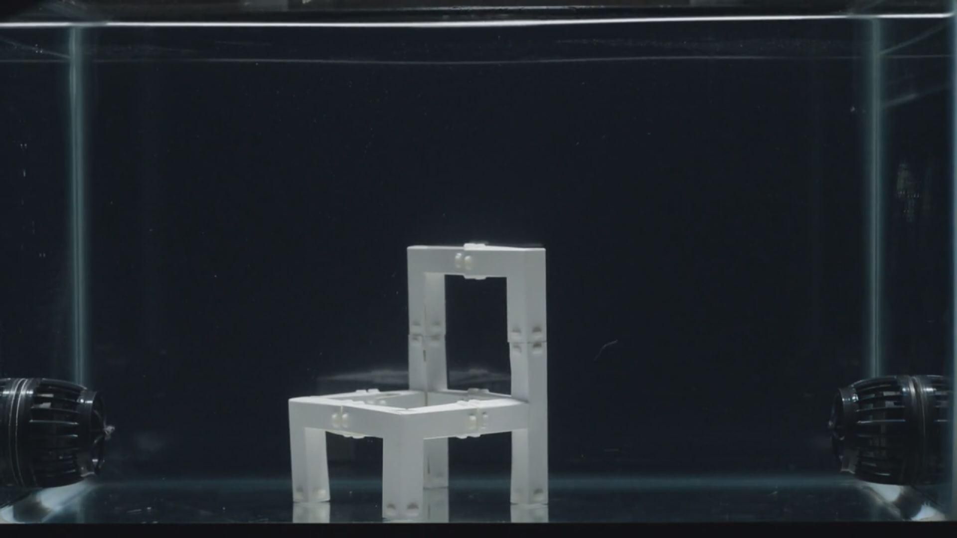 Науковці розробили крісло, яке збирається під водою