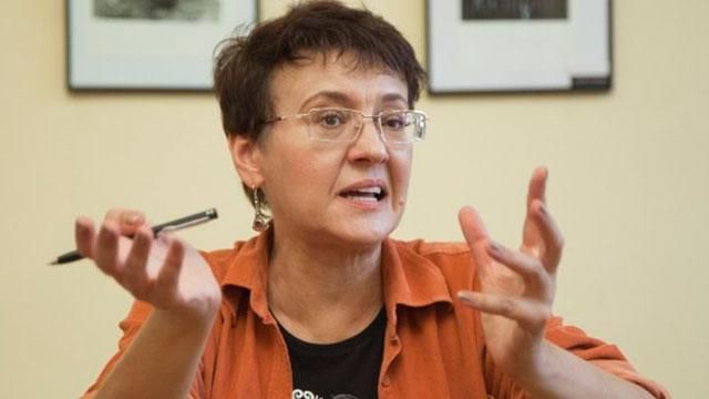 Кремль іде в обхід, через наші кишені, — Забужко Кремль іде в обхід, через наші кишені, — Забужко