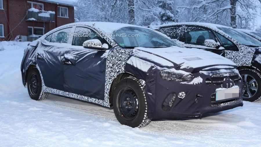 Новий Hyundai Elantra дебютує у другій половині 2015 року Новий Hyundai Elantra дебютує у другій половині 2015 року