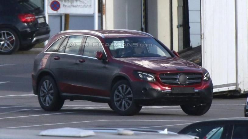 Mercedes тестирует преемника GLK Mercedes тестирует преемника GLK