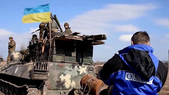 АТО сьогодні: загроза наступальних дій на Маріуполь та Щастя, відвід важкої техніки