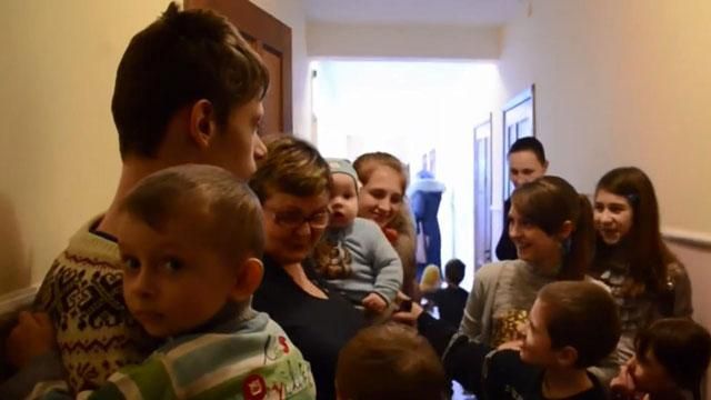 Протестанты возле Славянска организовали лагеря для беженцев Протестанты возле Славянска организовали лагеря для беженцев