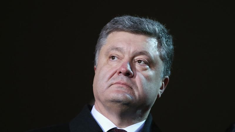 Порошенко каже, що насправді бойовики не відводять техніку Порошенко каже, що насправді бойовики не відводять техніку